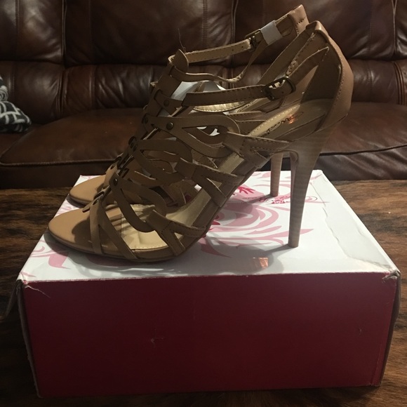 Camel color heels (New) - Picture 2 of 3